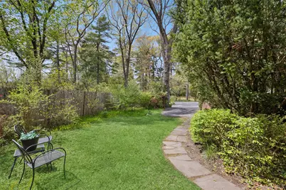 208A Wheatley Road, Old Westbury, NY 11568 - Photo 5