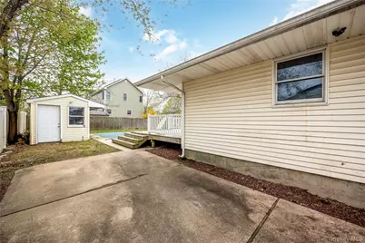 2 Seley Cross, Islip Terrace, NY 11752 - Photo 35