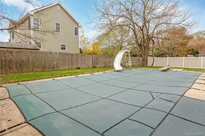 2 Seley Cross, Islip Terrace, NY 11752 - Photo 29