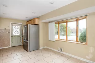 2 Seley Cross, Islip Terrace, NY 11752 - Photo 5