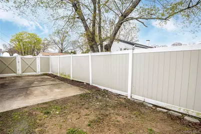 2 Seley Cross, Islip Terrace, NY 11752 - Photo 37