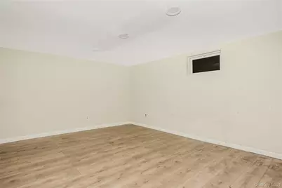 2 Seley Cross, Islip Terrace, NY 11752 - Photo 15