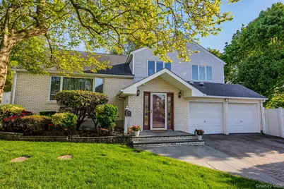41 Robert Circle, Syosset, NY 11791 - Photo 1