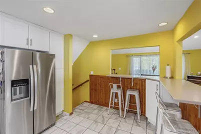 41 Robert Circle, Syosset, NY 11791 - Photo 21