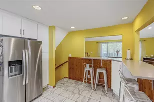 41 Robert Cir, Syosset, NY 11791 - Photo 21