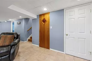 41 Robert Cir, Syosset, NY 11791 - Photo 25