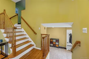 41 Robert Cir, Syosset, NY 11791 - Photo 11