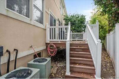 6 Villa Promenade, Bay Shore, NY 11706 - Photo 23