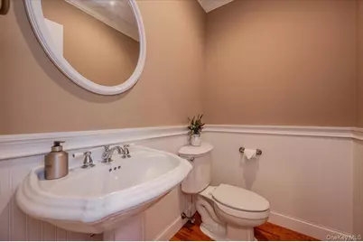 6 Villa Promenade, Bay Shore, NY 11706 - Photo 9