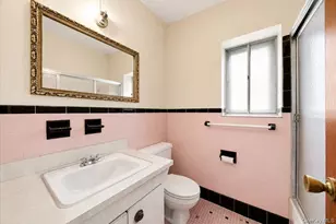 1323 E 222nd St, Bronx, NY 10469 - Photo 15