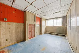 1323 E 222nd St, Bronx, NY 10469 - Photo 17