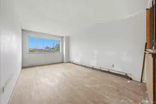 1323 E 222nd St, Bronx, NY 10469 - Photo 9