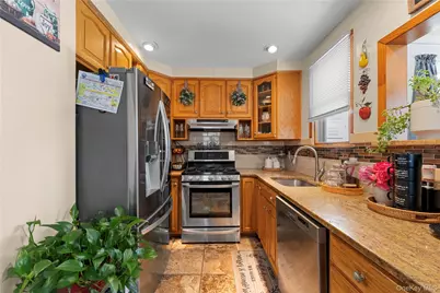 3184 Baisley Avenue, Bronx, NY 10465 - Photo 3