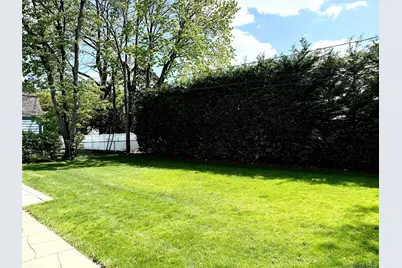 23 Berwick Road, Hewlett, NY 11557 - Photo 39