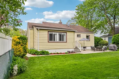 23 Berwick Road, Hewlett, NY 11557 - Photo 33