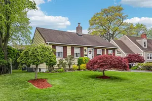 23 Berwick Rd, Hewlett, NY 11557 - Photo 3