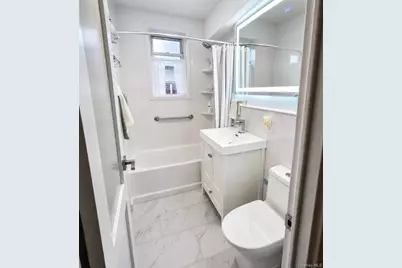 22 Mulford Place #2D, Hempstead, NY 11550 - Photo 13