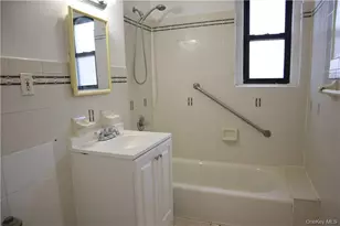 42 Barker Ave, White Plains, NY 10601 - Photo 9