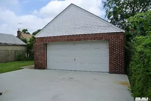 121-01 196th St, Springfield Gardens, NY 11413 - Photo 9