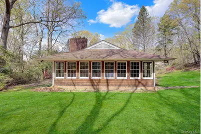 28 Picardy Lane, Syosset, NY 11791 - Photo 7