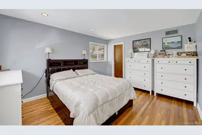 28 Picardy Lane, Syosset, NY 11791 - Photo 21