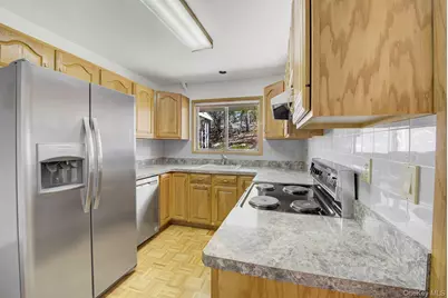 28 Picardy Lane, Syosset, NY 11791 - Photo 19