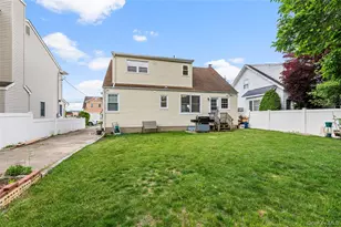 14 Evans Ave, Albertson, NY 11507 - Photo 25