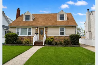 14 Evans, Albertson, NY 11507 - Photo 1