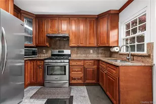 14 Evans Ave, Albertson, NY 11507 - Photo 11