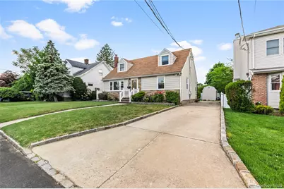 14 Evans Avenue, Albertson, NY 11507 - Photo 3