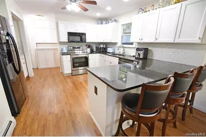 64 Glen Road, Calverton, NY 11933 - Photo 9