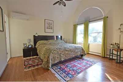 64 Glen Road, Calverton, NY 11933 - Photo 15
