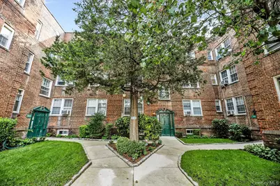 1 Ash Place #3A, Great Neck, NY 11021 - Photo 1