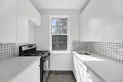 1 Ash Place #3A, Great Neck, NY 11021 - Photo 7