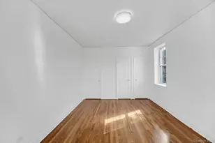 1 Ash Pl, Great Neck, NY 11021 - Photo 9
