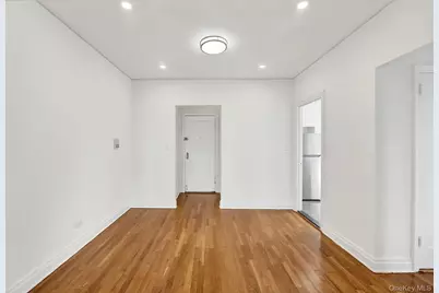 1 Ash Place #3A, Great Neck, NY 11021 - Photo 3