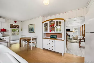 21 N Walk, Riverhead, NY 11901 - Photo 5