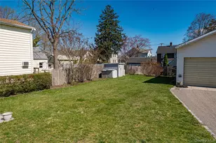 40 Bayside Ave, Oyster Bay, NY 11771 - Photo 15