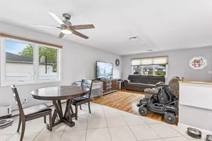 23 Middle Dr, Huntington, NY 11743 - Photo 23