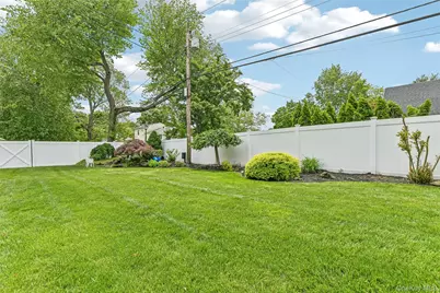 23 Middle Drive, Huntington, NY 11743 - Photo 35