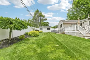 23 Middle Dr, Huntington, NY 11743 - Photo 37