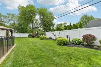 23 Middle Drive, Huntington, NY 11743 - Photo 33