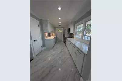 24 Underhill Avenue, Roosevelt, NY 11575 - Photo 5