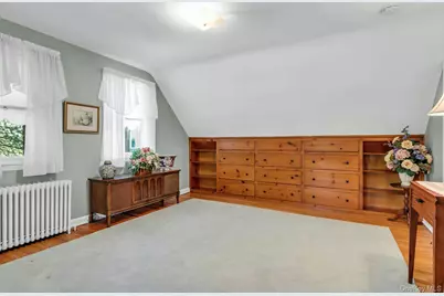 304 Old Courthouse Road, New Hyde Park, NY 11040 - Photo 21
