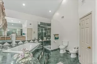 21 Chauncey Pl, Woodbury, NY 11797 - Photo 25