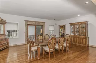21 Chauncey Pl, Woodbury, NY 11797 - Photo 11