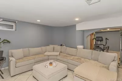 21 Chauncey Place, Woodbury, NY 11797 - Photo 33