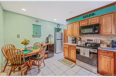 22 Beacon Drive, Sound Beach, NY 11789 - Photo 11
