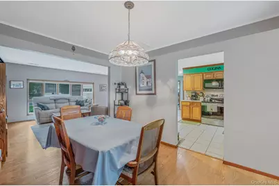 22 Beacon Drive, Sound Beach, NY 11789 - Photo 9