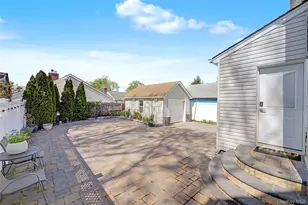282 Houston Ave, Mineola, NY 11501 - Photo 35